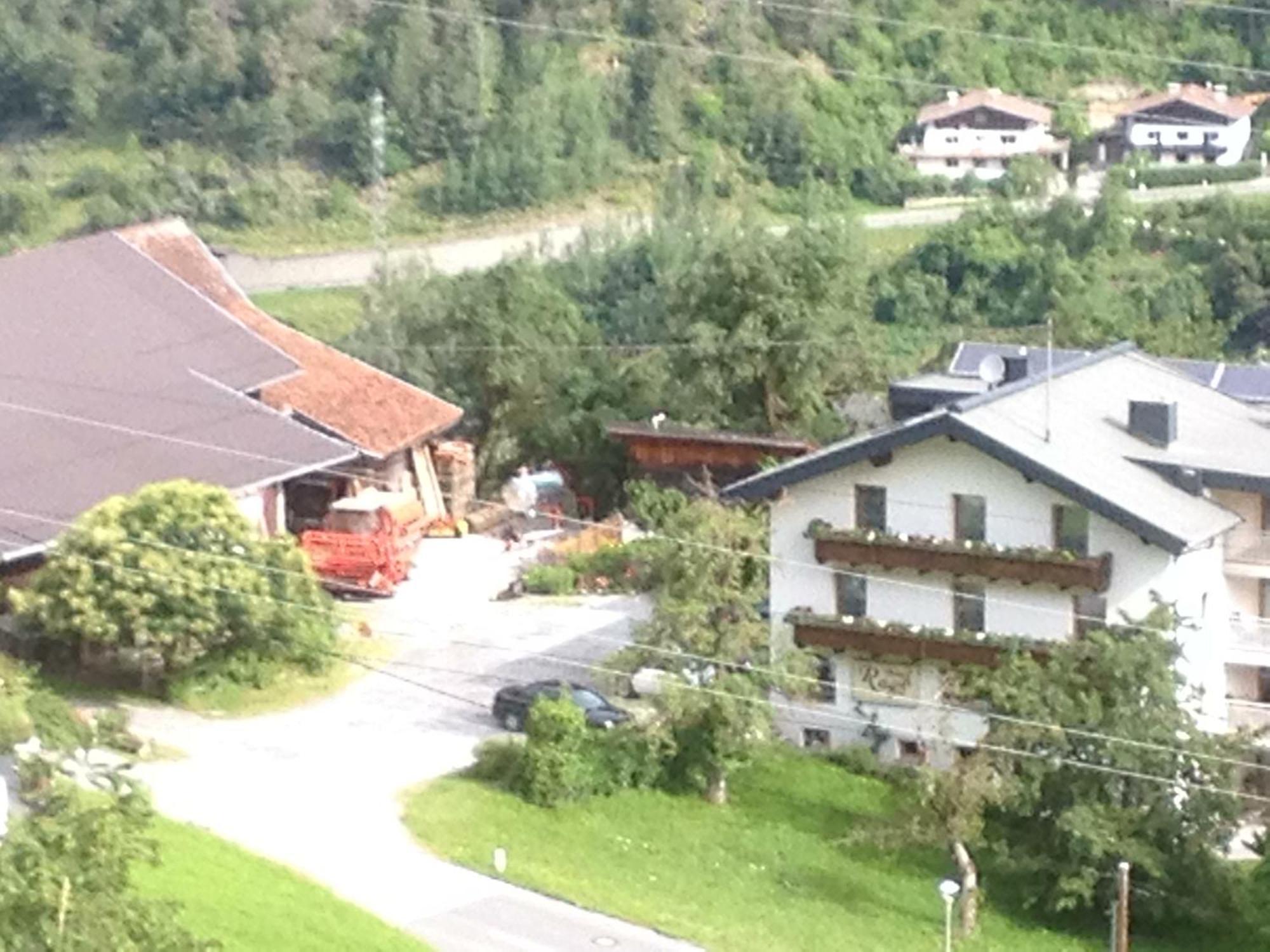 Haus Raggl Apartment Landeck Exterior photo
